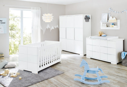 Gyermekszoba 'Polar' extra széles, fali polccal, 4 részből áll:kiságy, extra széles pelenkázóasztal, nagy gardrób, fali polc